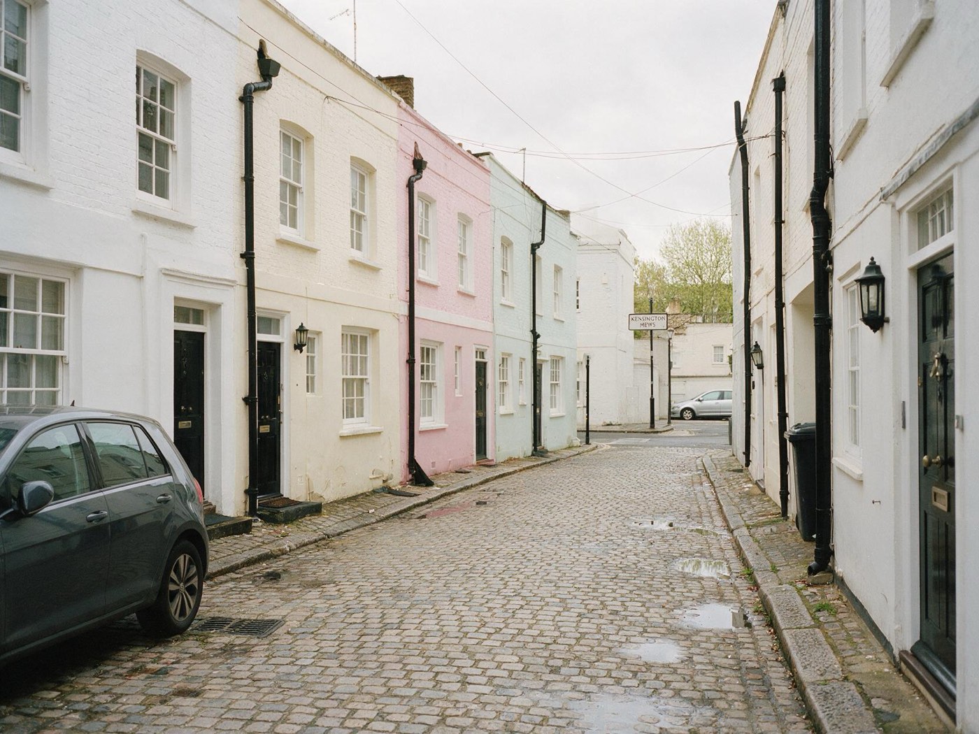 Cobbled mews street in Kensington